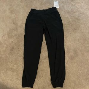 NWT Brooklyn textured lined jogger from Athleta